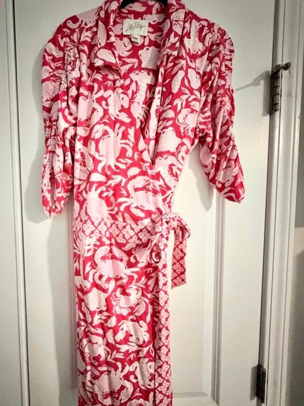 Lilly Pulitzer Floral Wrap Romper
in Pink & White Size Large Like New